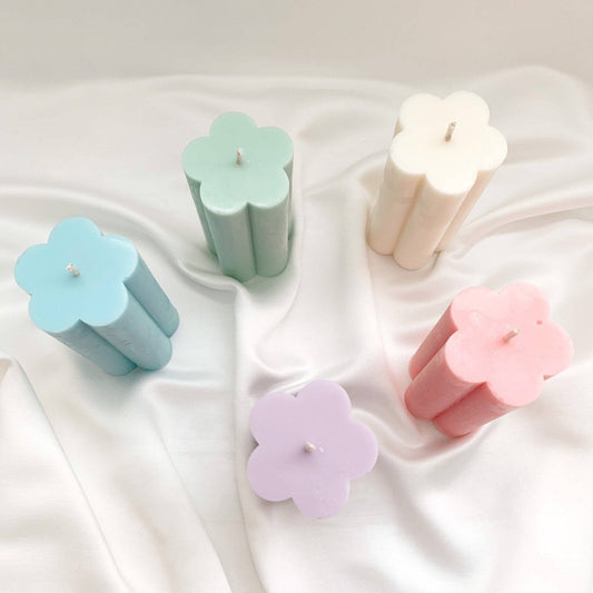Daisy Pillar Candles.