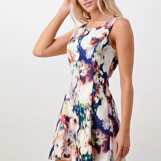 Robe trapèze sans manches à fleurs 