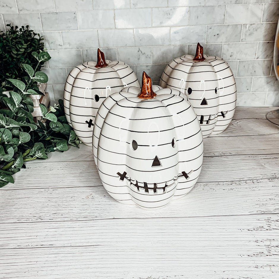 LED B&W Pumpkin