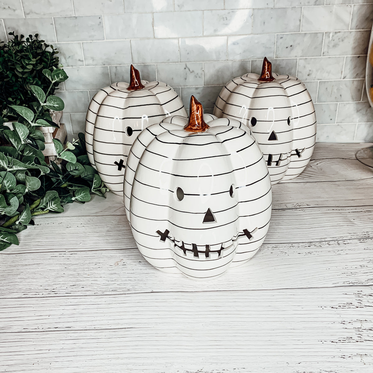 LED B&W Pumpkin