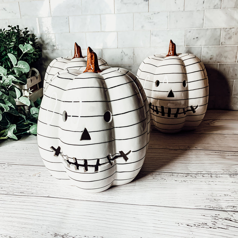 LED B&W Pumpkin
