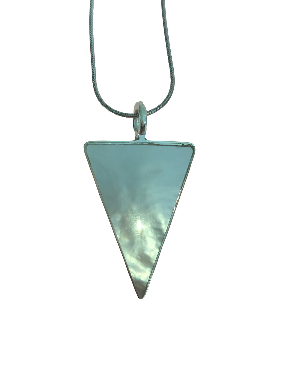 Collares de Plata y Nácar.