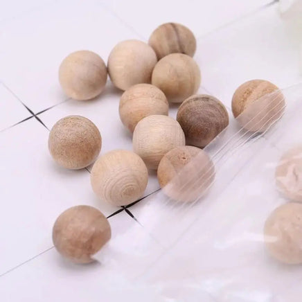 Natural Cedar Wood Moth Repellent Balls for Clothes, Drawers & Storage Boxes – 20/40/60pcs Camphor Wood Balls