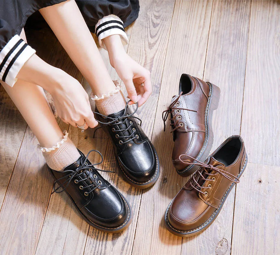 Lace-Up Oxford Style Casual Shoes – Round Toe Chunky Sole Shoes in Black & Brown