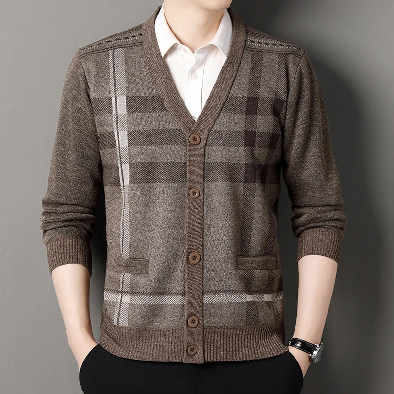Men’s Vintage Plaid Knitted Cardigan with Button Front, V-Neck & Front Pockets
