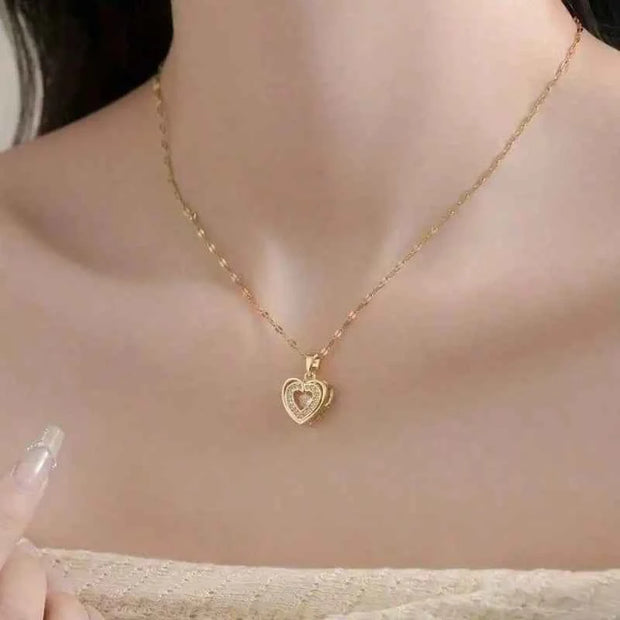 Gold Heart Necklace with Diamond Accent – Elegant Chain Pendant for Women
