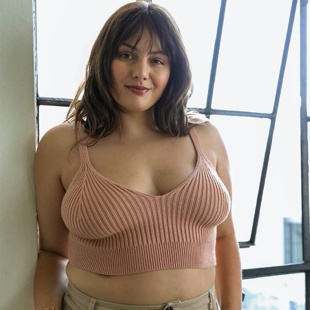 Soutien-gorge en tricot côtelé contour grande taille.