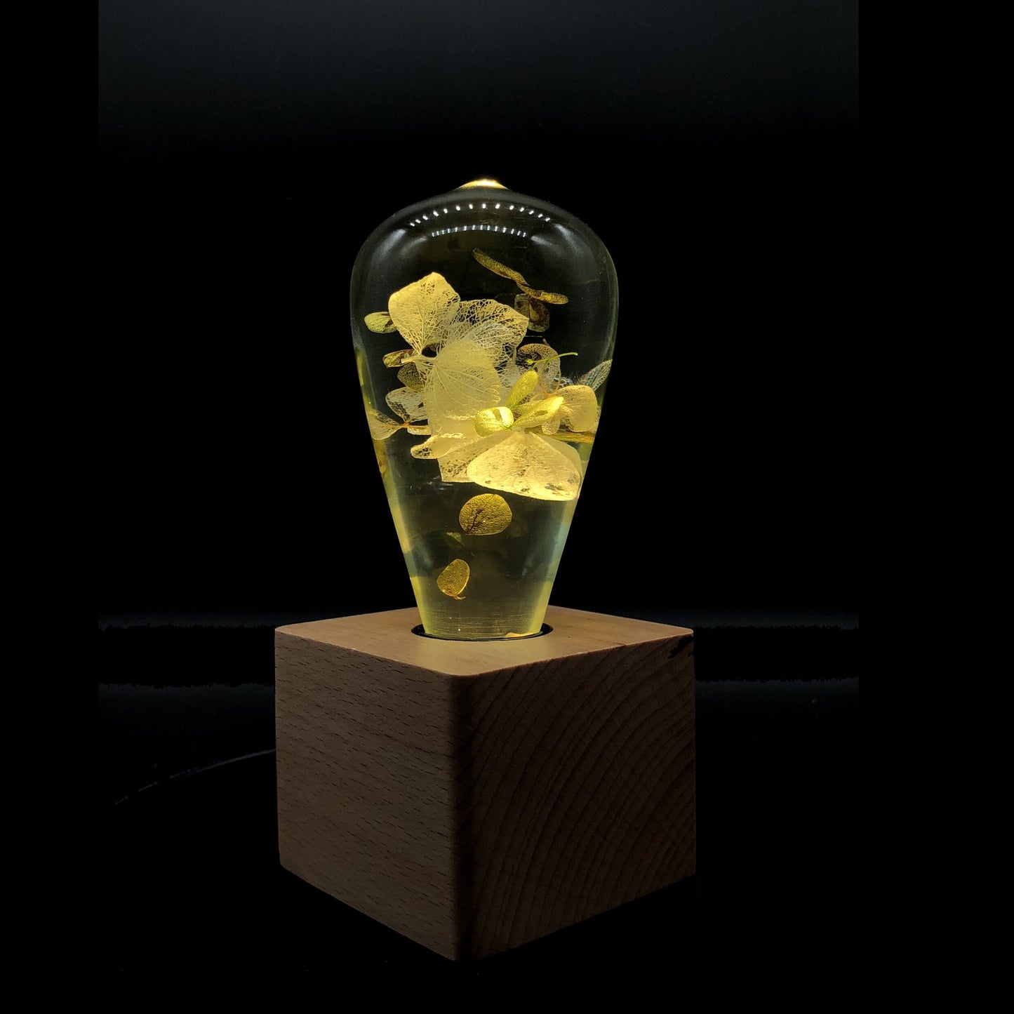 Hydrangea Flower Resin Lamp