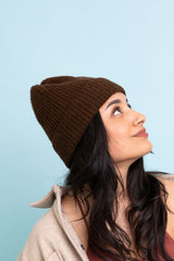 Gorro de punto acanalado con puños