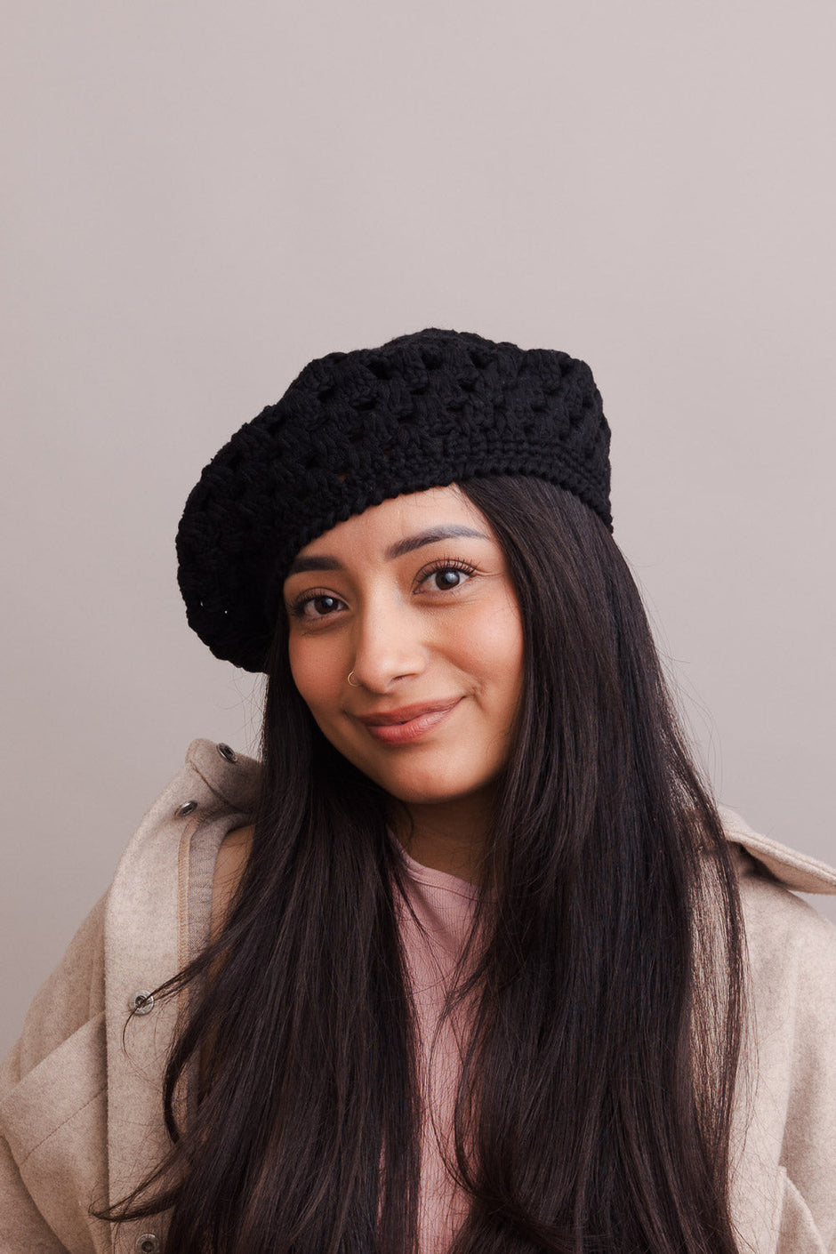 Bérets tricotés au crochet.