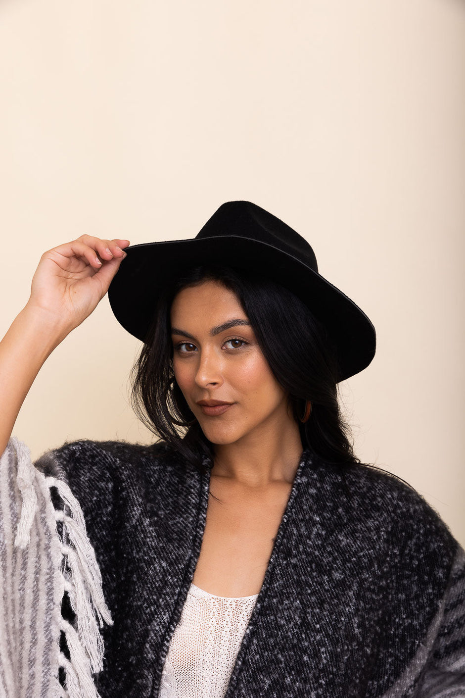 Sombreros estilo western con frente pellizcado.