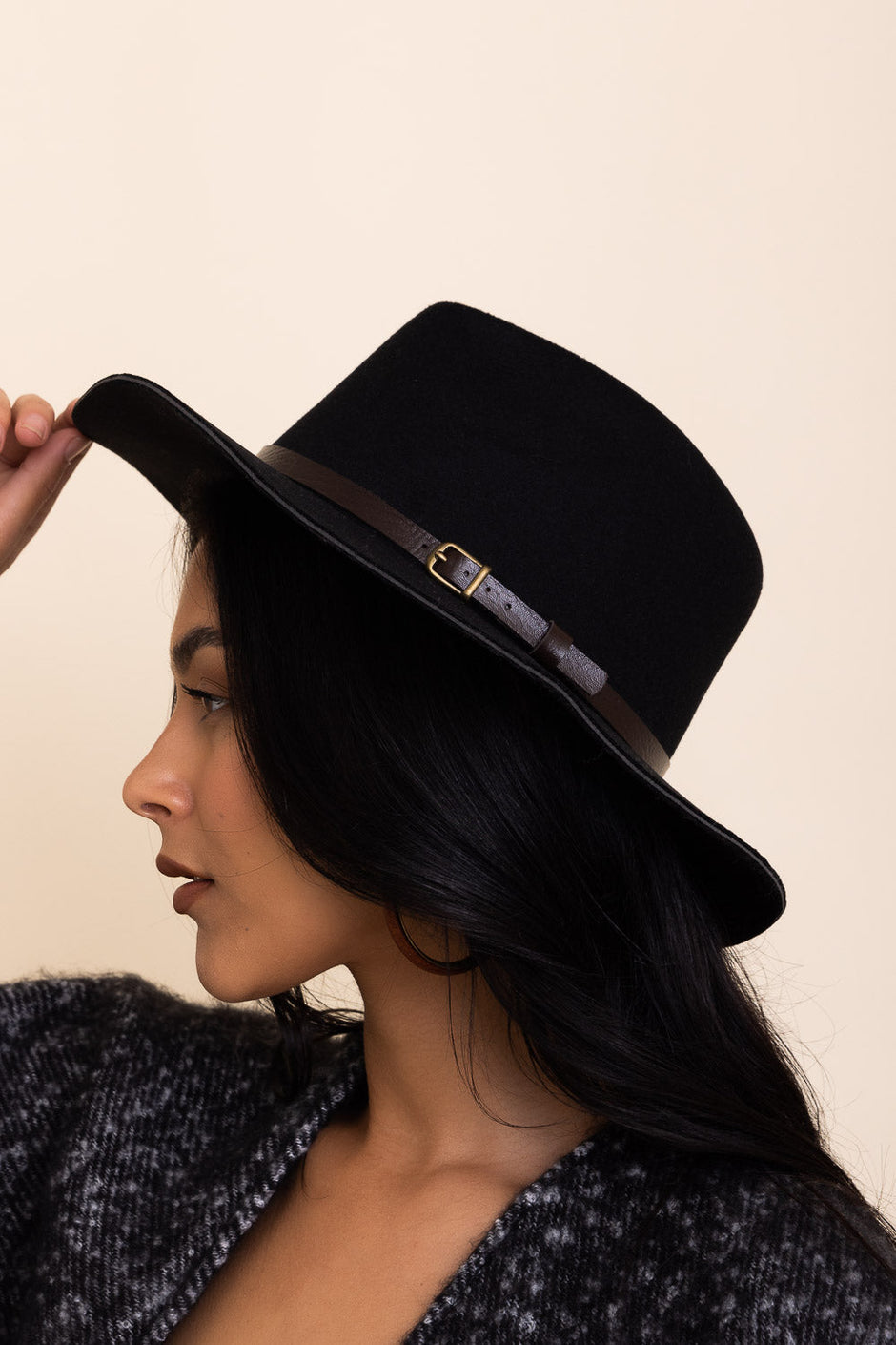 Sombreros estilo western con frente pellizcado.