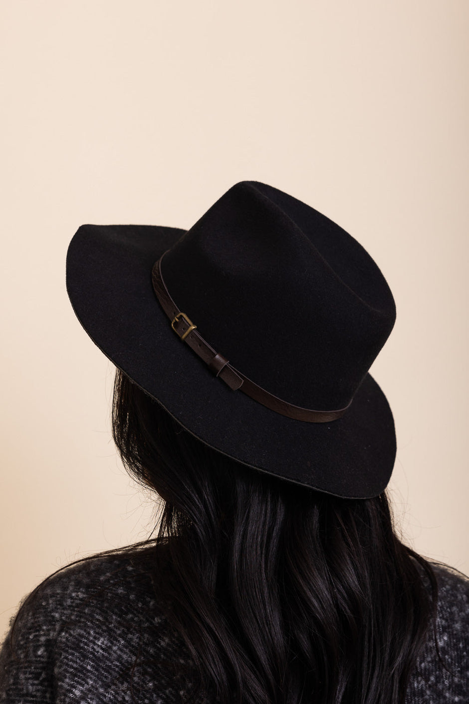 Sombreros estilo western con frente pellizcado.