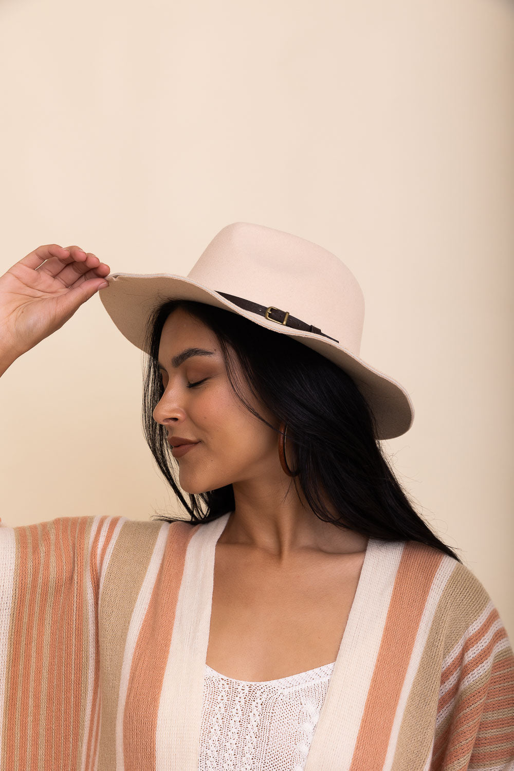 Sombreros estilo western con frente pellizcado.