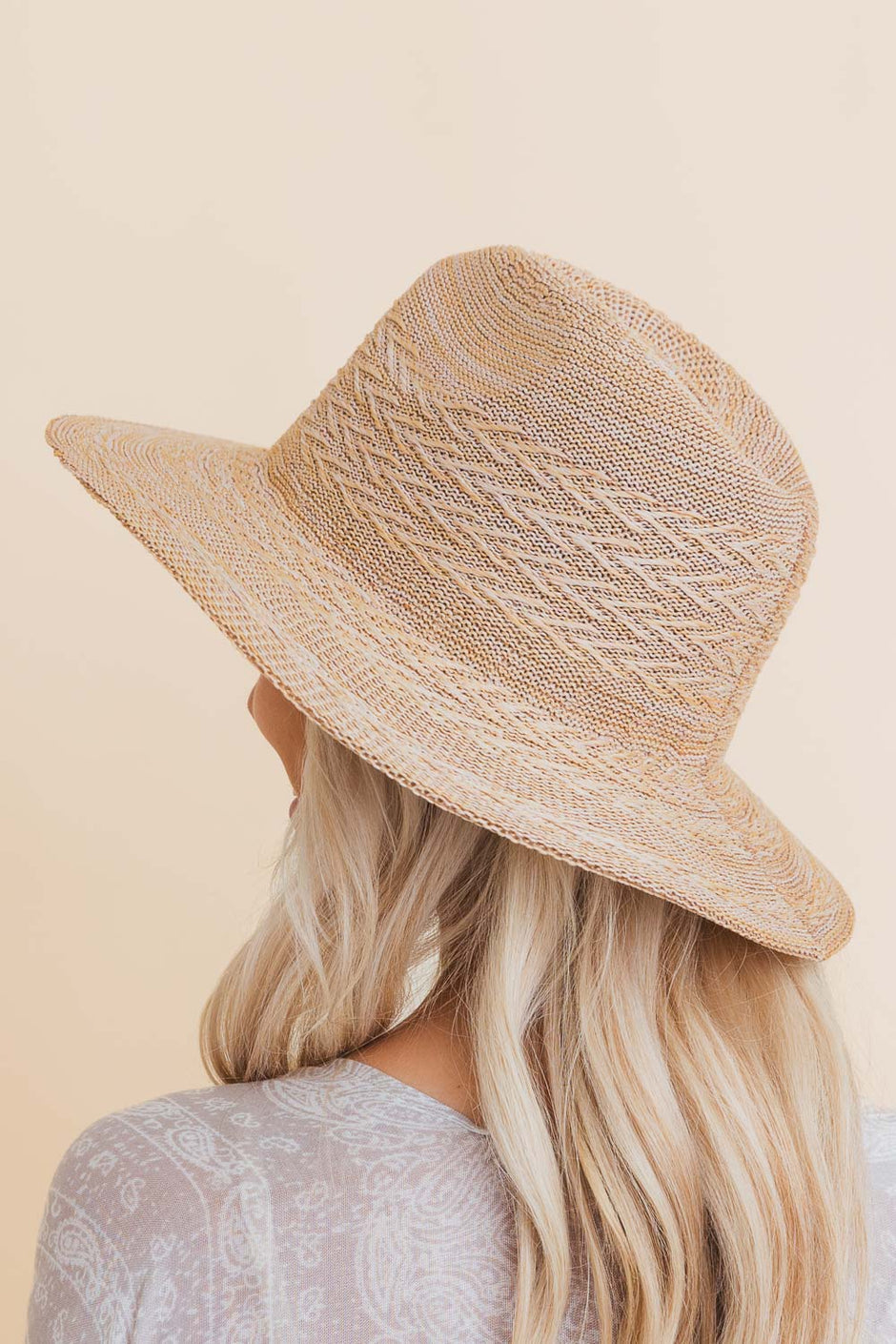 Sombreros de ala de paja.