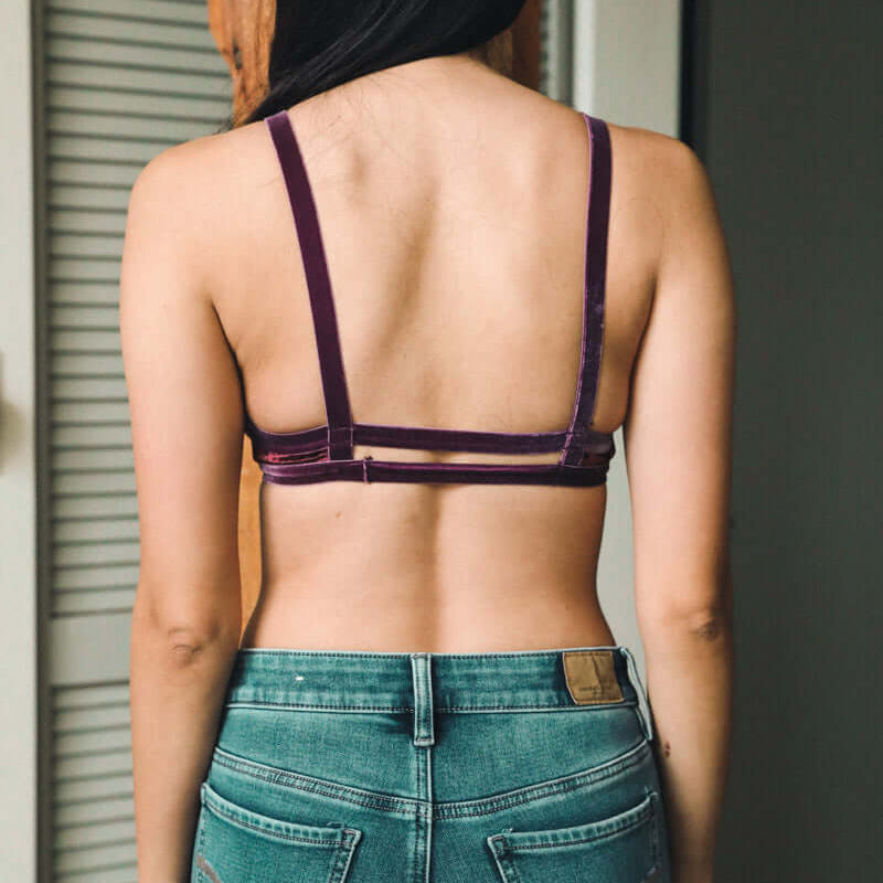Bralettes en velours écrasé.