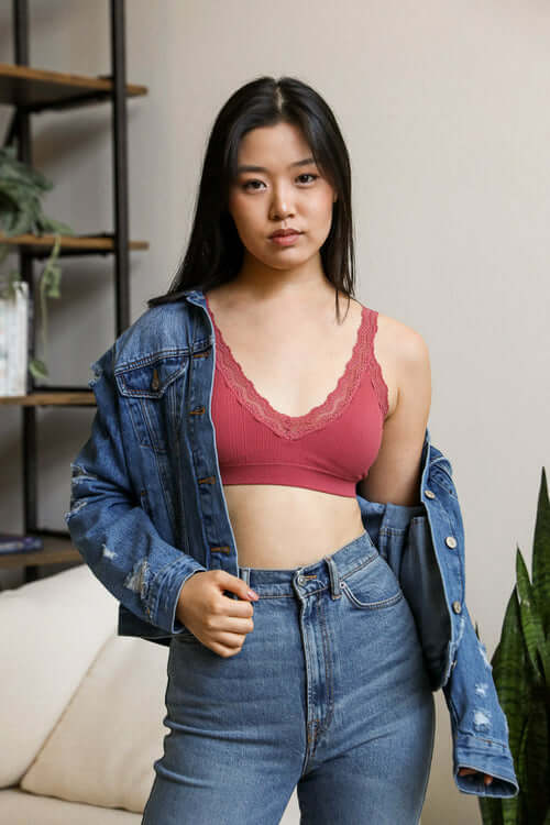 Bralette rembourrée avec bordure en dentelle