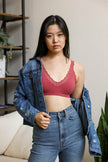 Bralette acolchado con ribete de encaje