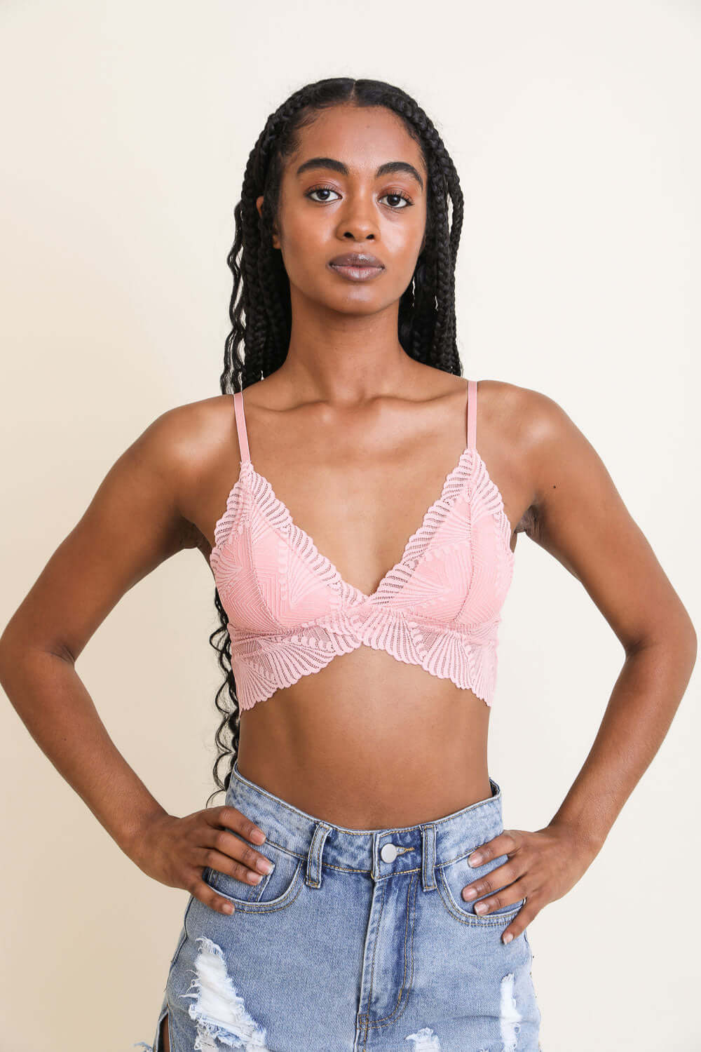 Bralettes en dentelle.