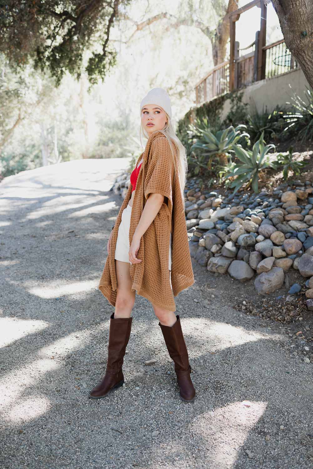 Ruana con capucha y suave tejido gofre