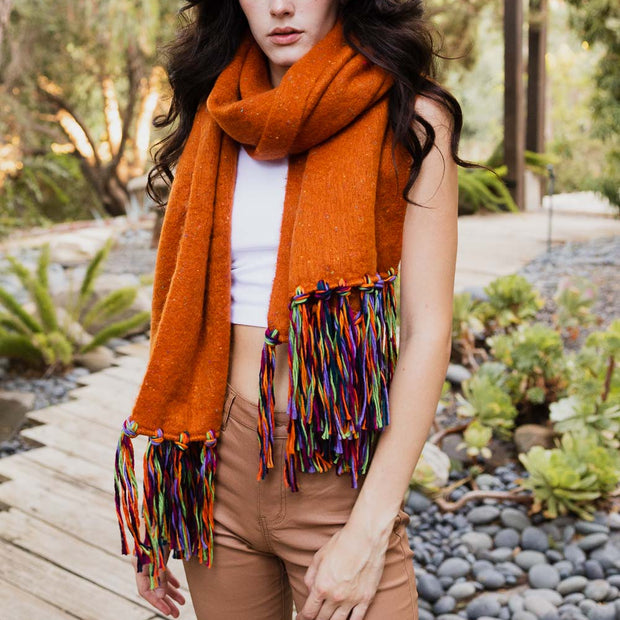 Bufanda deshilachada de estilo bohemio