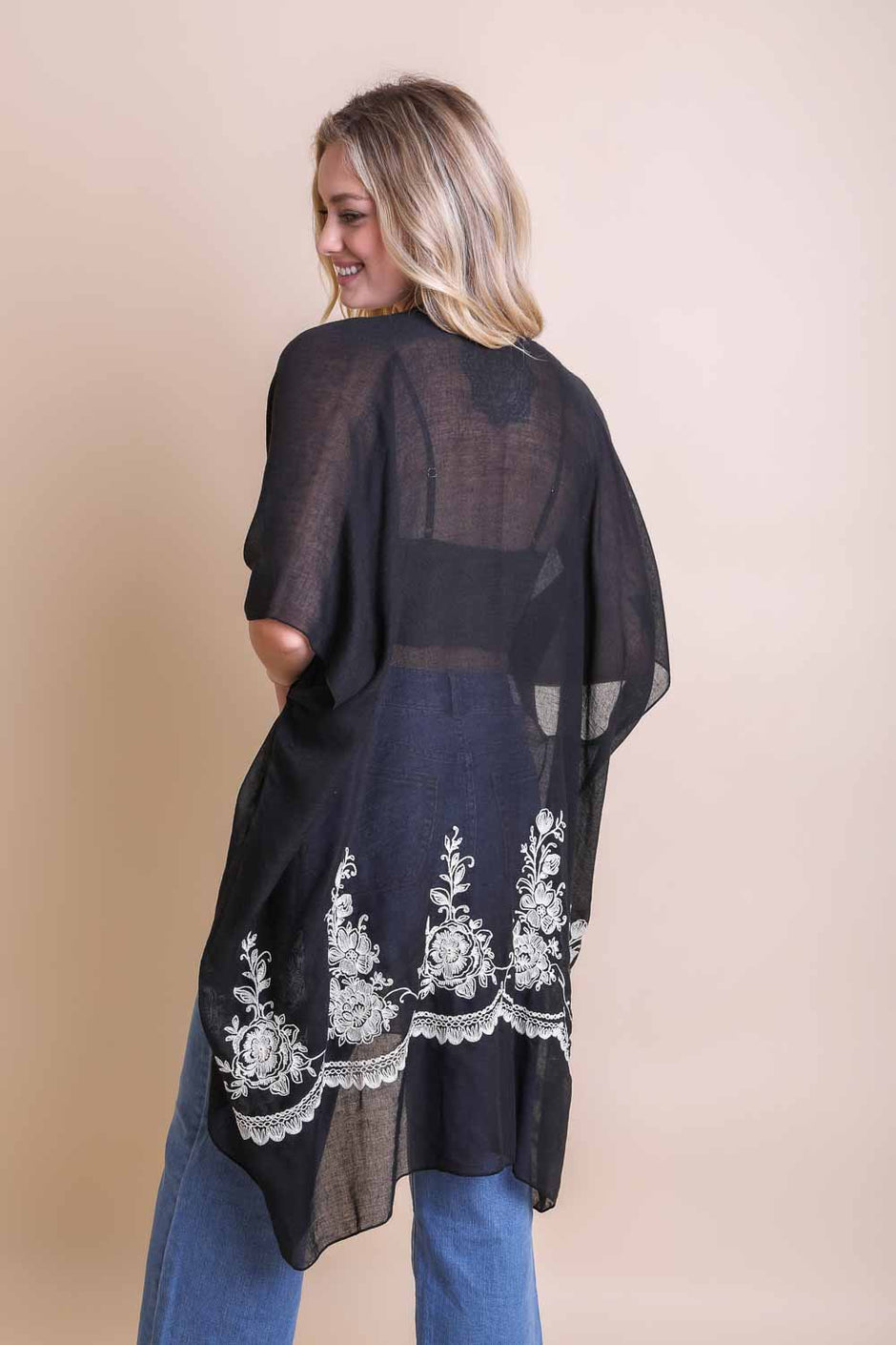Kimonos bordados florales.