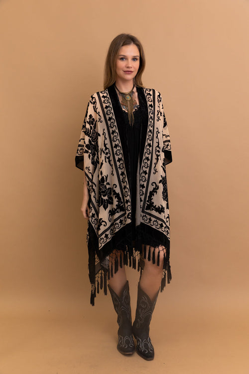 Kimonos de tapiz de malla de terciopelo.