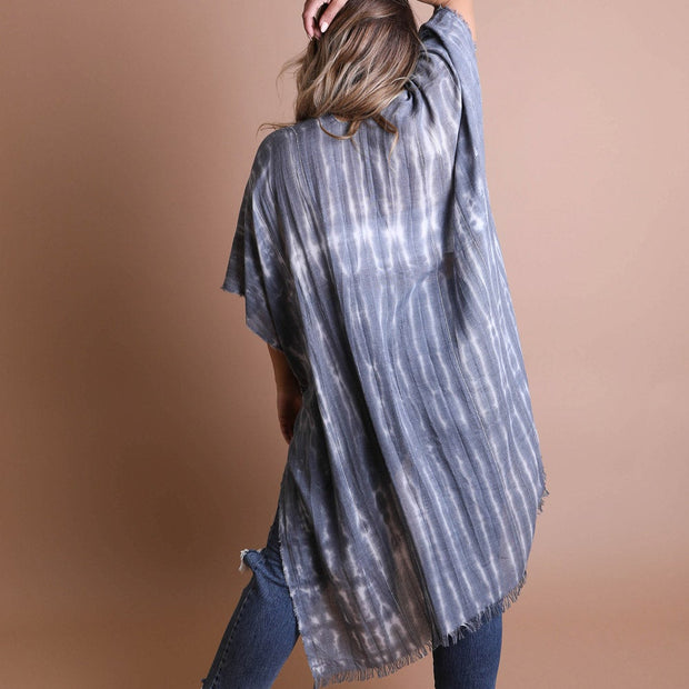 Kimonos deshilachados con efecto tie-dye.