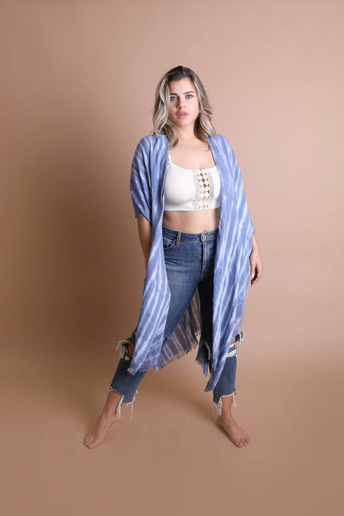 Kimonos deshilachados con efecto tie-dye.