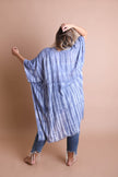 Kimonos deshilachados con efecto tie-dye.