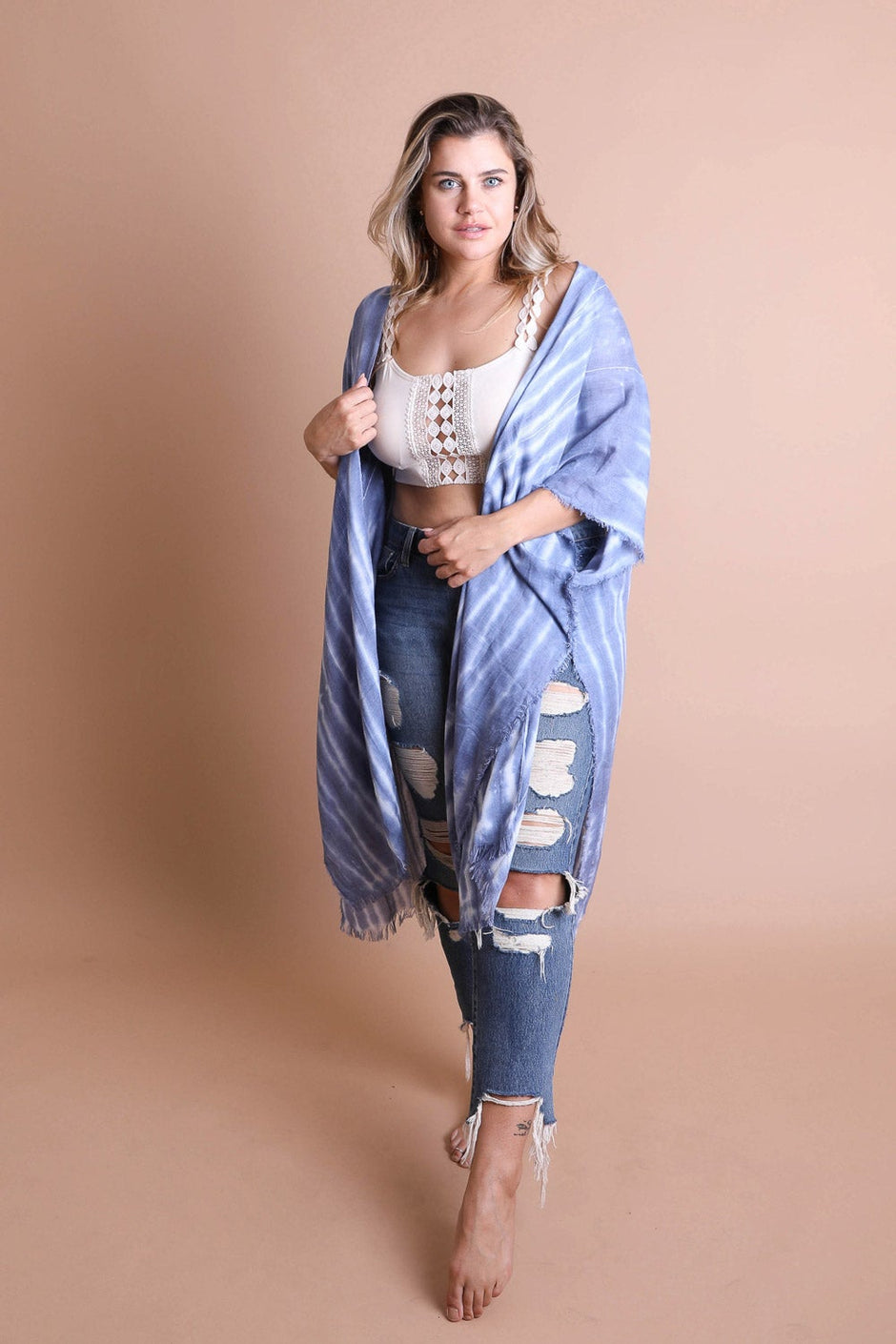 Kimonos deshilachados con efecto tie-dye.