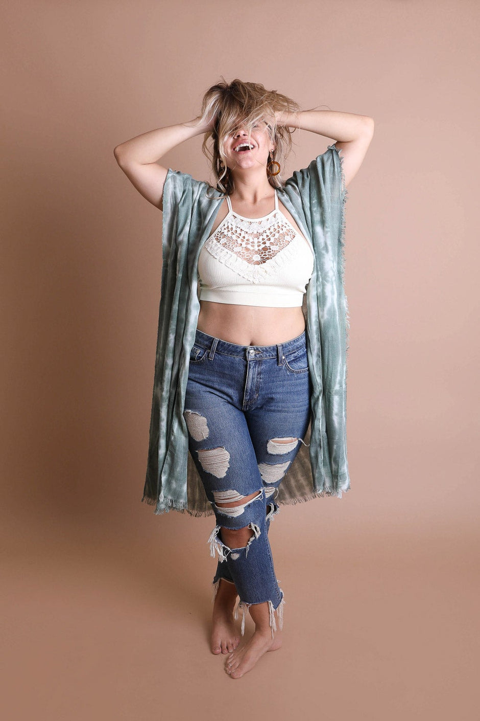 Kimonos deshilachados con efecto tie-dye.