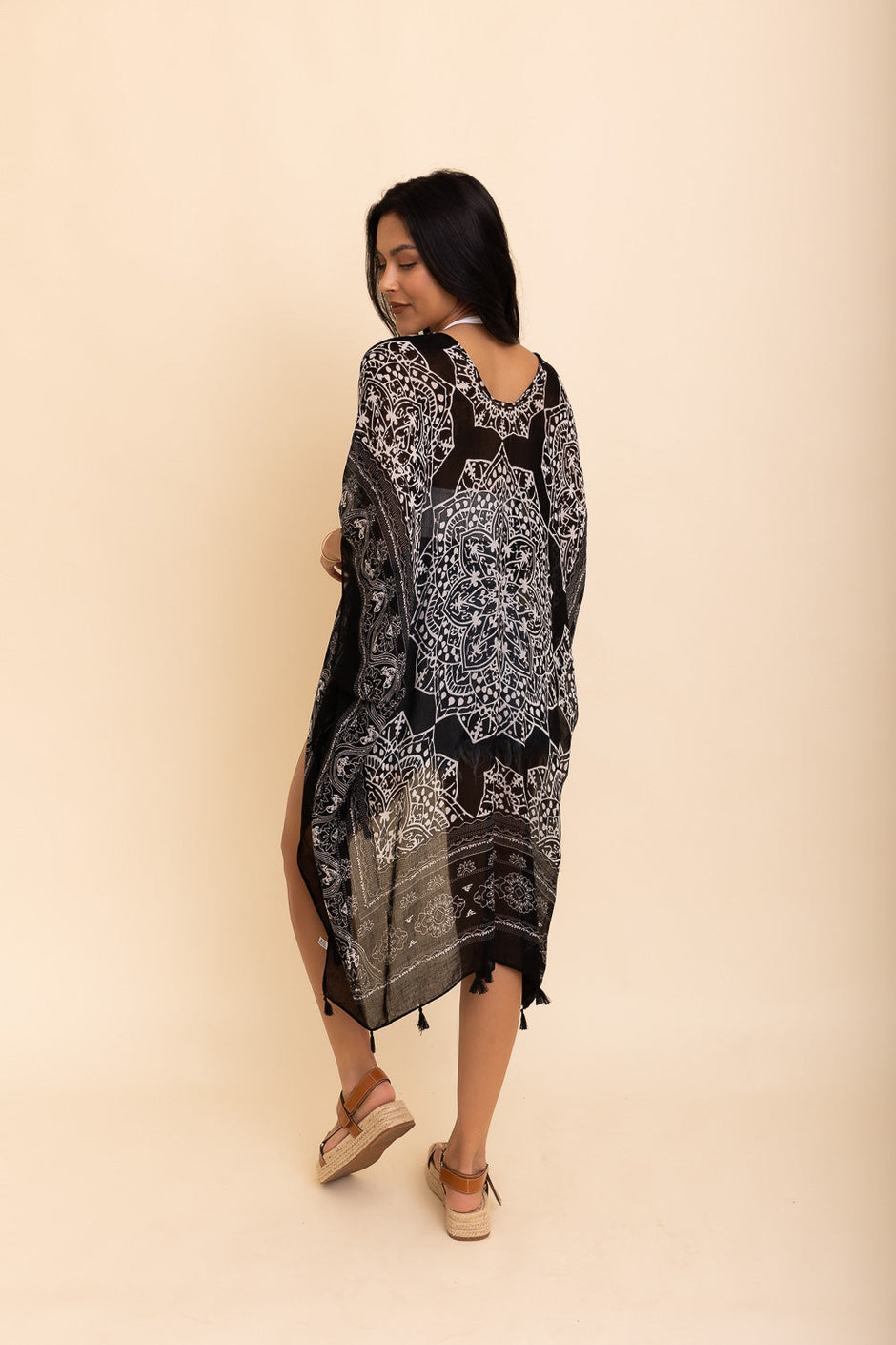 Kimonos con borlas de mandala.