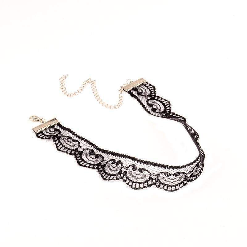 Collier ras du cou en dentelle noire