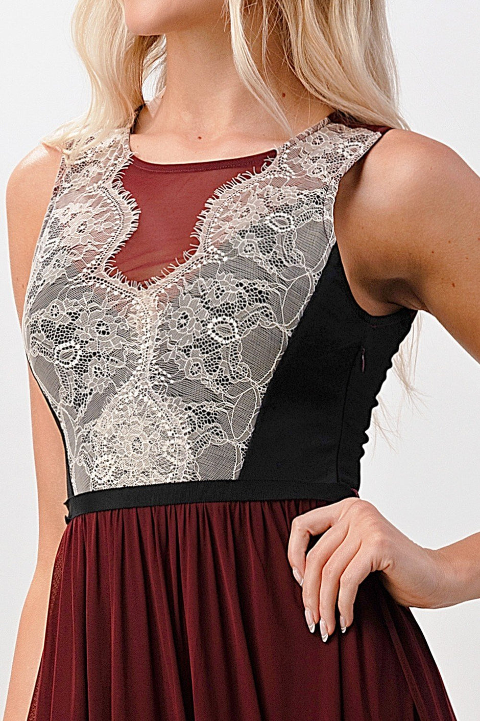 Vestido largo de encaje transparente 