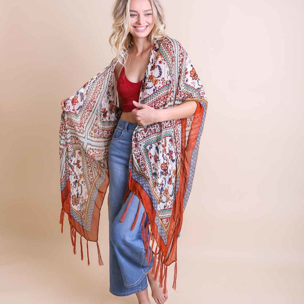 Kimono bohemio con borlas de diamantes