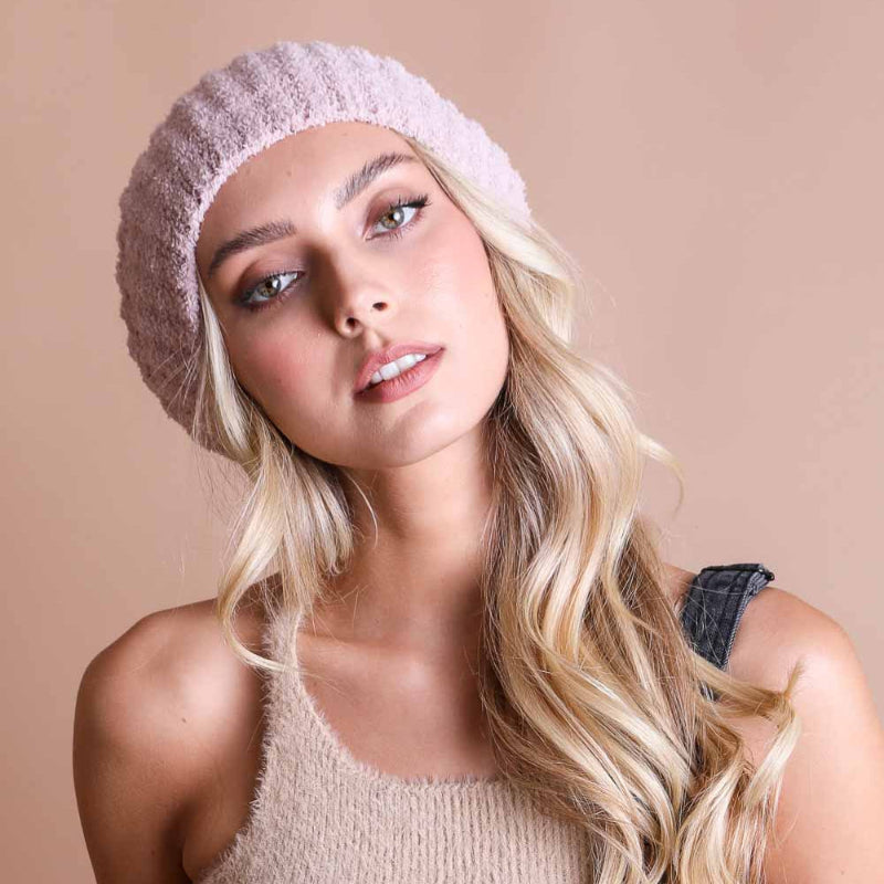 Boinas de punto acanalado.