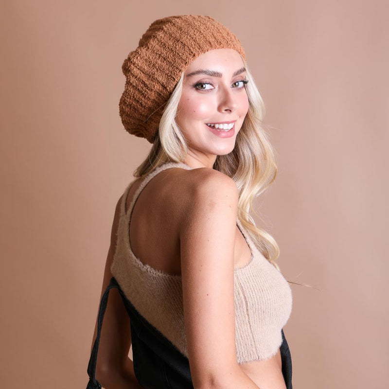 Boinas de punto acanalado.