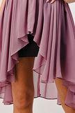 Vestido sin tirantes con cordones, corte alto y bajo 