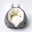 Cama con orejas de conejo