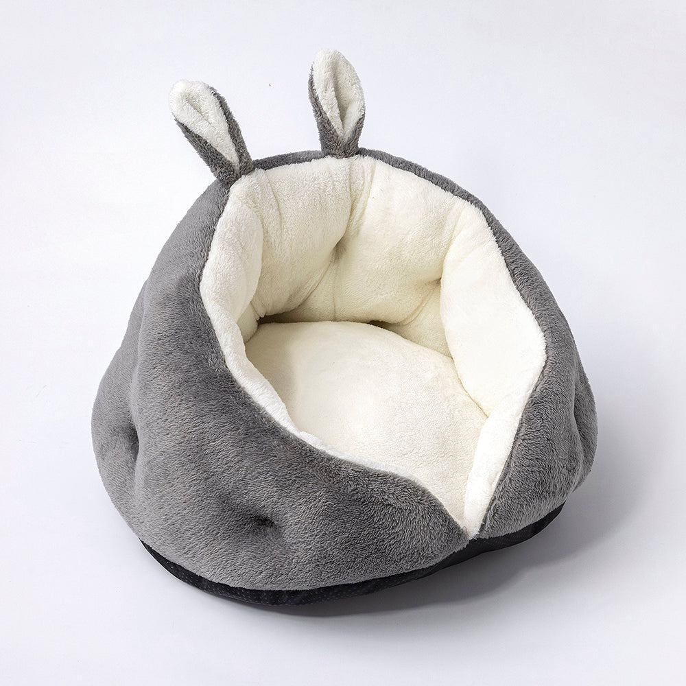Cama con orejas de conejo