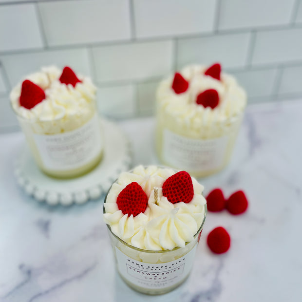 Bougie en cire de soja/fraises et crème 11 oz ou 18 oz