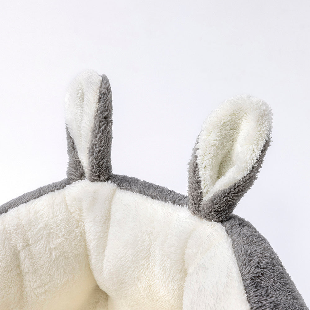 Cama con orejas de conejo