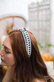 Diademas con nudo superior y puntada bordada.
