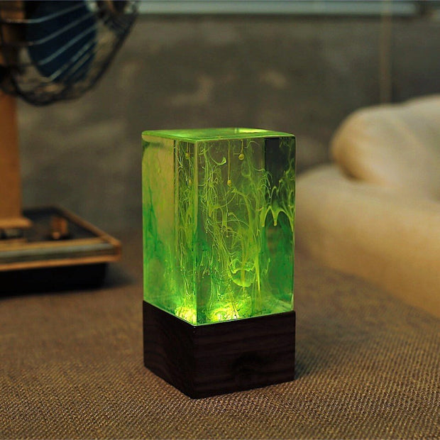 Lámparas de mesa de resina. 