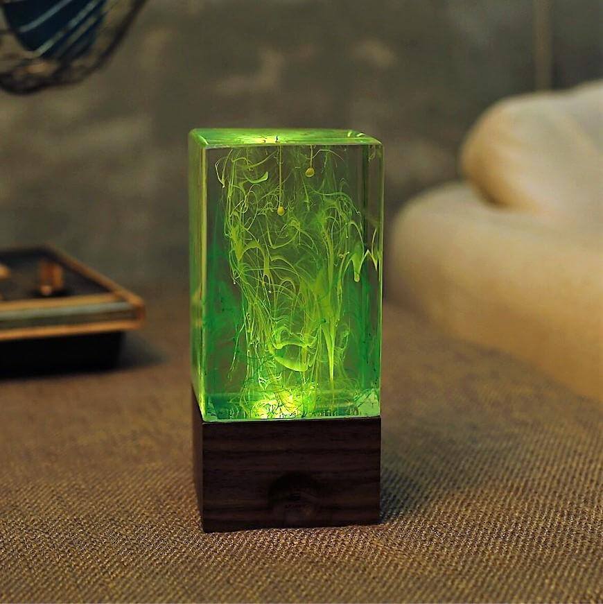 Lámparas de mesa de resina. 