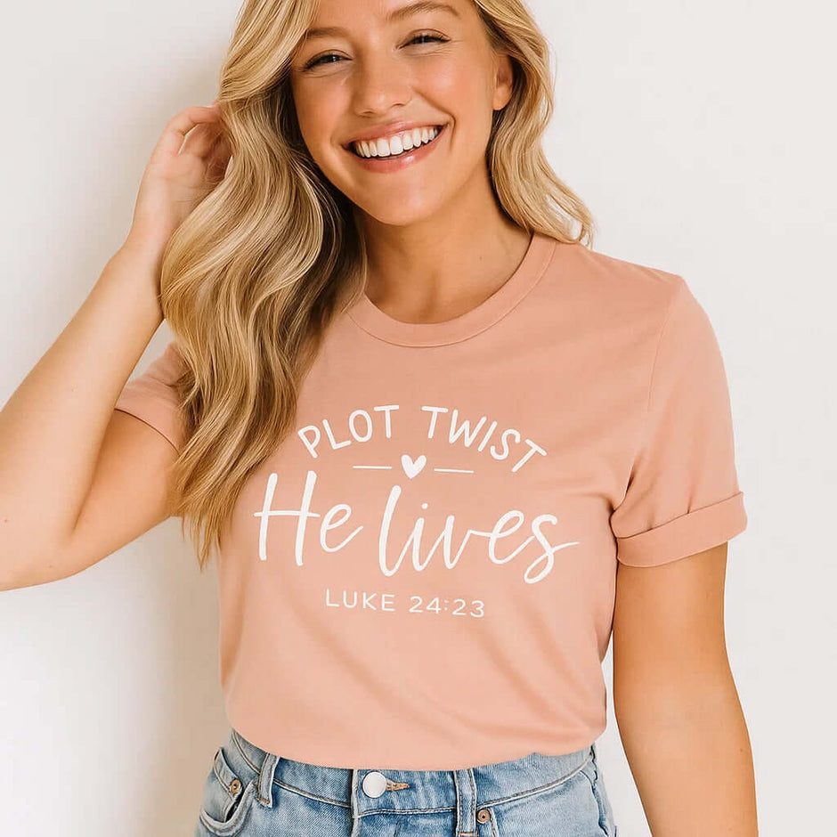 Camiseta con giro de la trama "Él vive" 