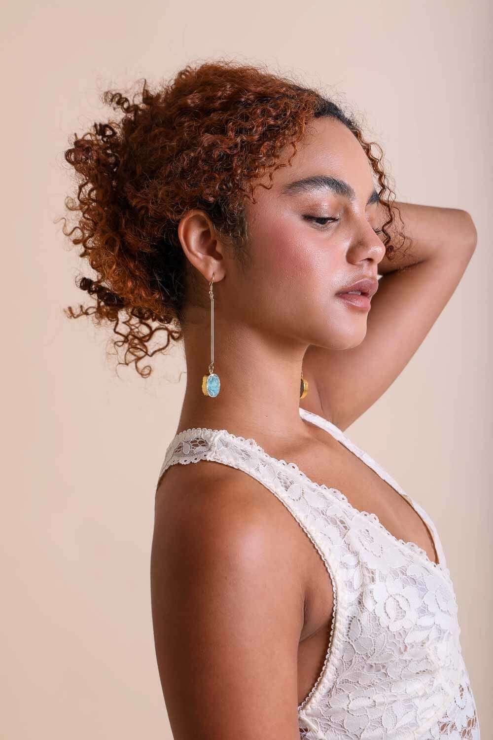 Boucles d'oreilles pendantes en pierres précieuses