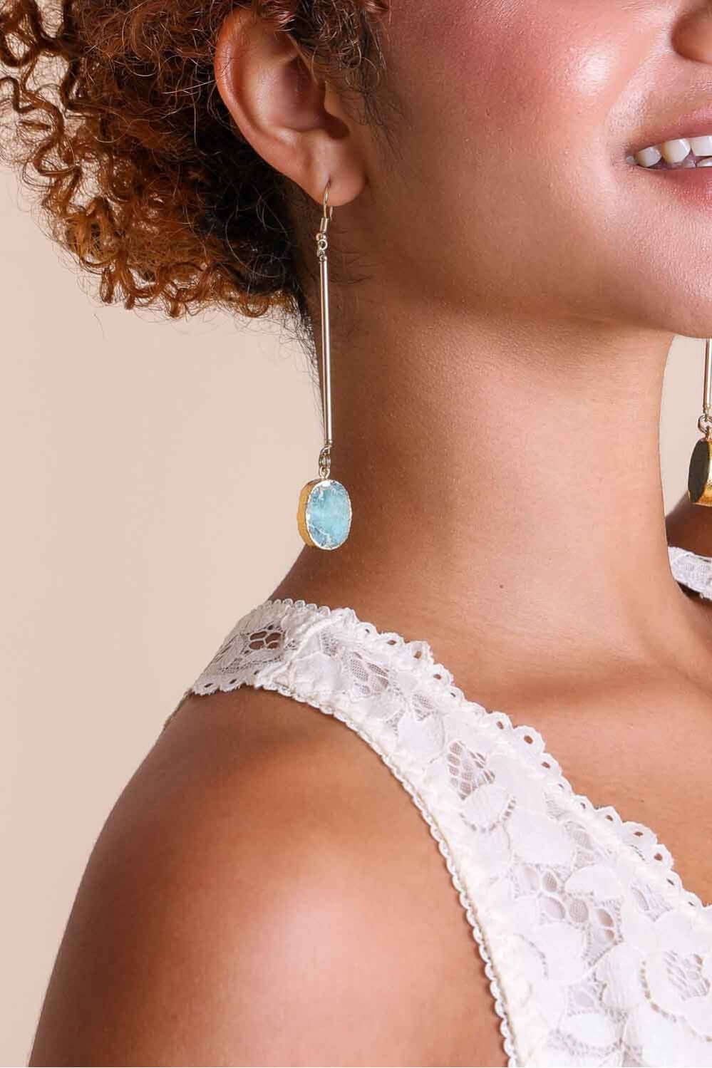 Boucles d'oreilles pendantes en pierres précieuses
