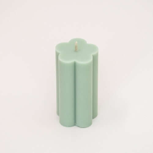 Sun-Kissed Daisy Candle
